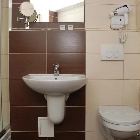 Отель Liliacul 3*