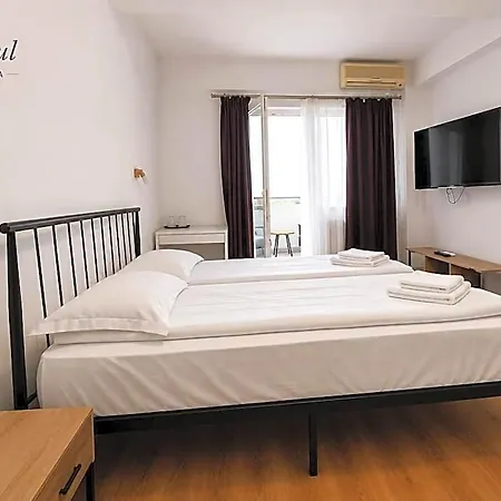Liliacul Hotel